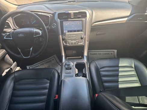 Used 2020 Ford Fusion SEL image 26