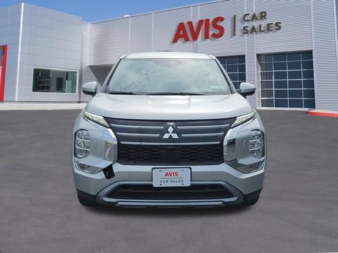 Used 2025 Mitsubishi Outlander SE AWD/4WD image 10