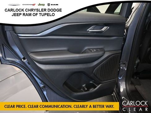 New 2025 Jeep Grand Cherokee Altitude image 30