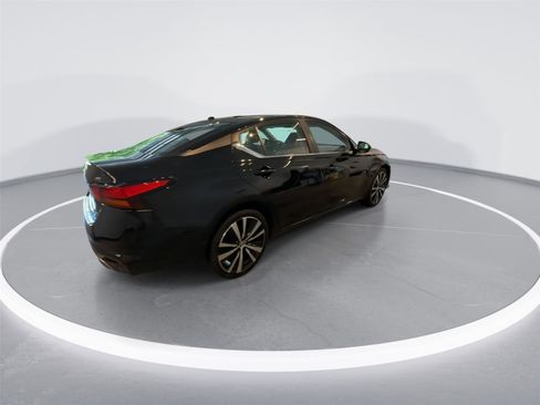 Used 2019 Nissan Altima 2.5 SR w/ SR Premium Package AWD/4WD image 8