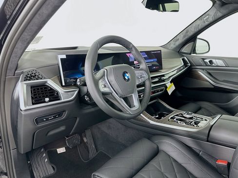 New 2026 BMW X7 xDrive40i w/ Premium Package image 9