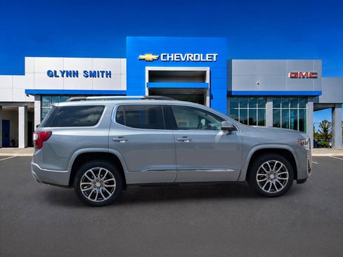 Used 2023 GMC Acadia Denali w/ Denali Technology Package FWD image 7