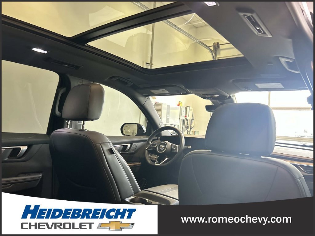 Used 2026 Buick Enclave Sport Touring w/ Power Package FWD image 36