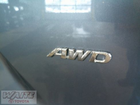 Used 2023 Toyota Corolla Cross L image 7