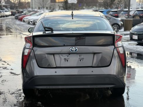 Certified 2018 Toyota Prius Two image 6