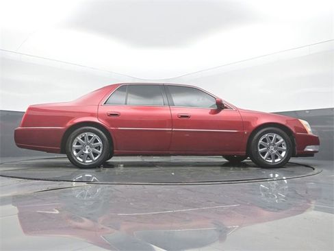 Used 2009 Cadillac DTS image 51