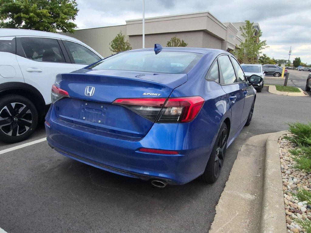 Used 2024 Honda Civic Sport image 2
