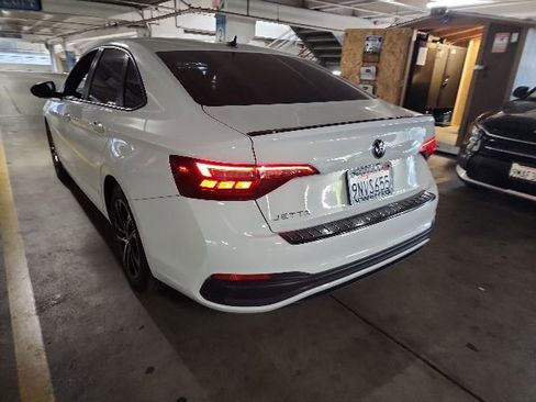 Used 2024 Volkswagen Jetta Sport FWD image 3