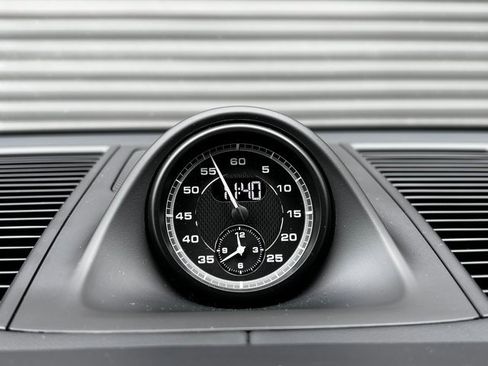 Certified 2025 Porsche Macan GTS image 19