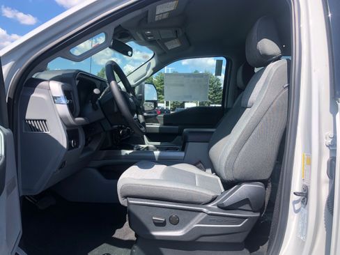New 2026 Ford F350 XLT w/ XLT Premium Package image 21