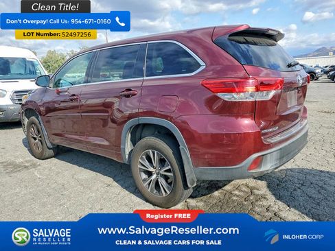 Used 2017 Toyota Highlander LE FWD image 3