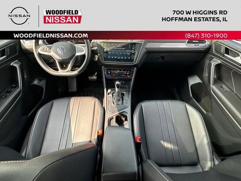 Used 2023 Volkswagen Tiguan SE w/ Panoramic Sunroof Package FWD image 31