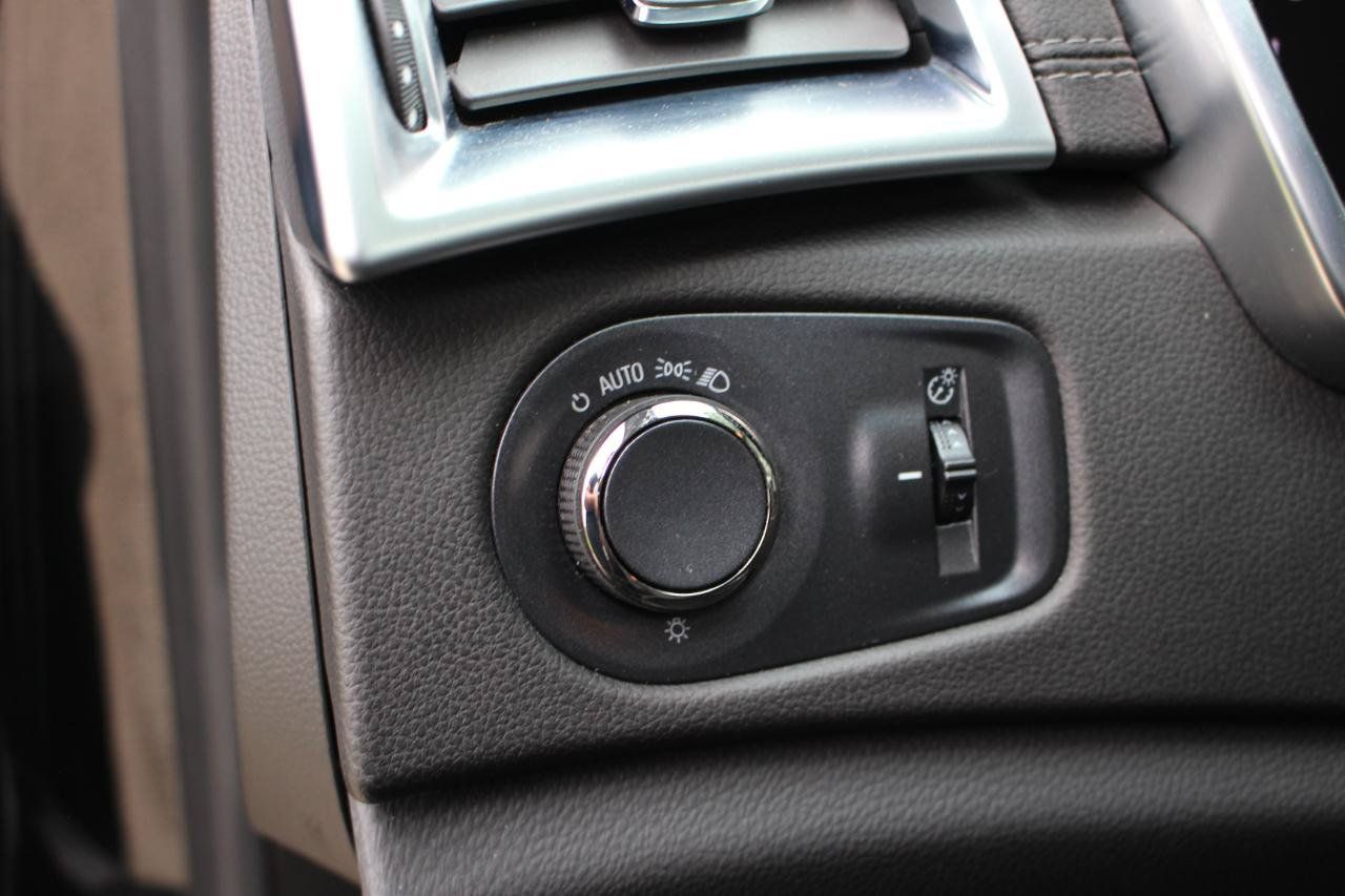 Used 2015 Cadillac SRX FWD image 17