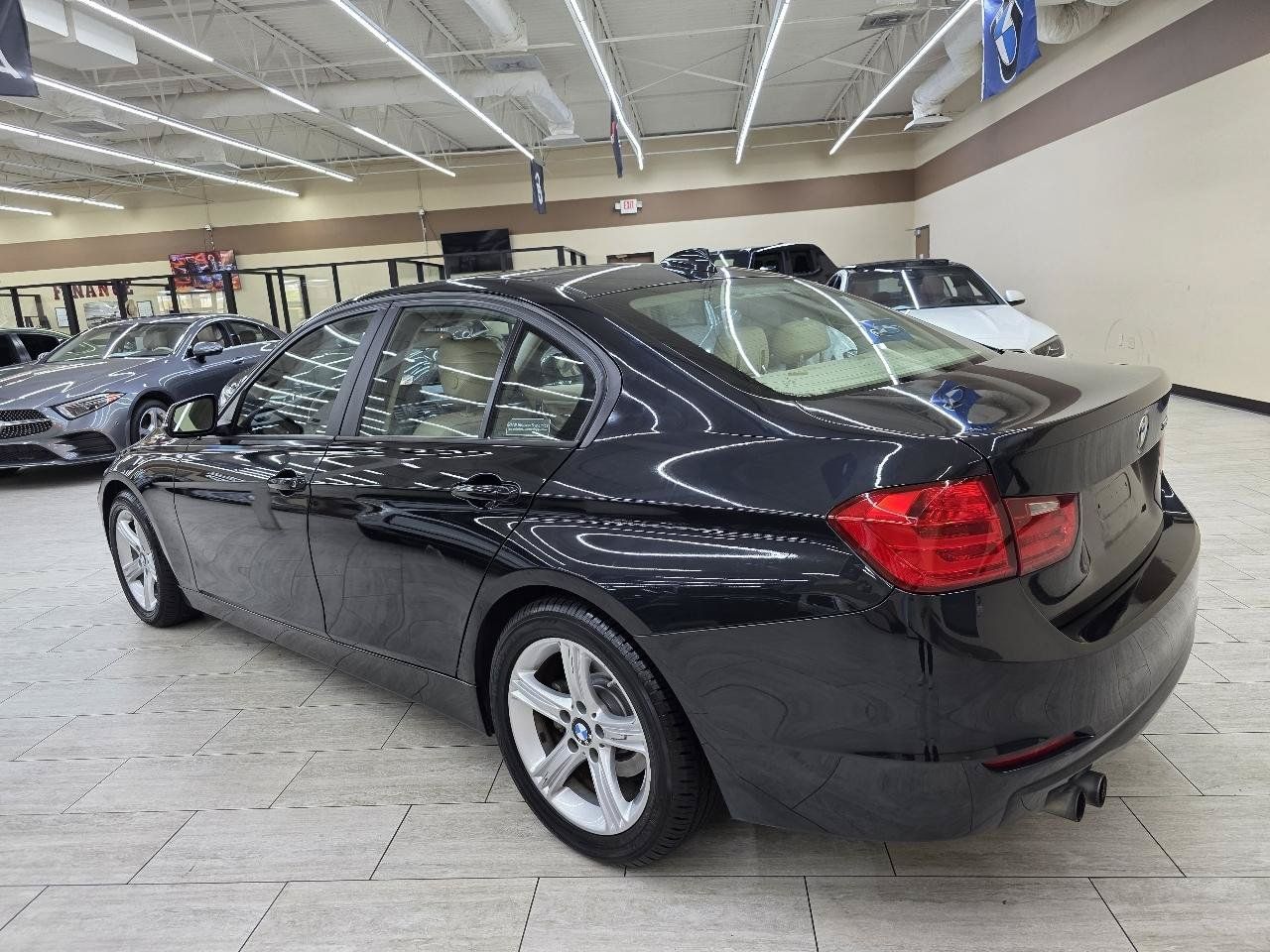 Used 2013 BMW 328i Sedan RWD image 8