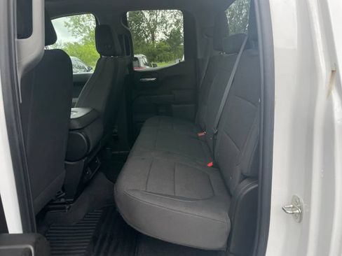 Used 2020 Chevrolet Silverado 1500 Custom w/ Custom Value Package AWD/4WD image 28