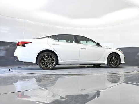 Used 2025 Nissan Altima 2.5 SR w/ SR Premium Package AWD/4WD image 56