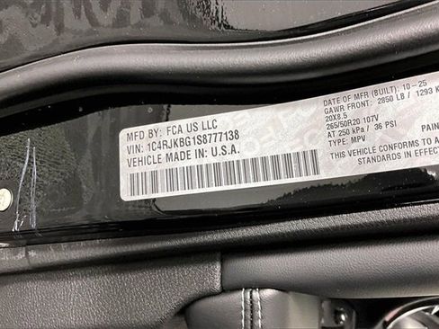 New 2025 Jeep Grand Cherokee L Limited w/ Black Appearance Package image 9