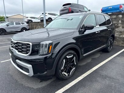 Used 2024 Kia Telluride S w/ S Sunroof Package