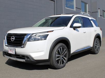 New 2025 Nissan Pathfinder Platinum w/ Cargo Package