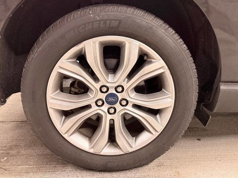 Used 2019 Ford Edge Titanium w/ Equipment Group 301A image 43