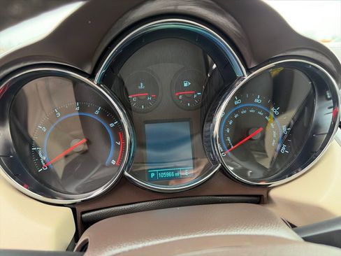 Used 2014 Chevrolet Cruze LT w/ RS Package image 24