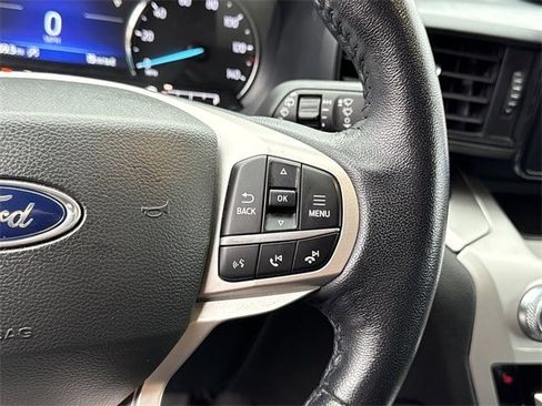 Used 2022 Ford Explorer XLT image 25