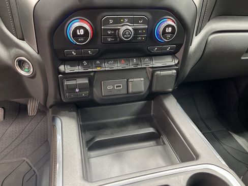 Used 2019 Chevrolet Silverado 1500 LT Trail Boss AWD/4WD image 17