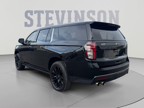 Used 2022 Chevrolet Suburban High Country AWD/4WD image 3