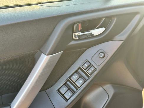 Used 2016 Subaru Forester 2.0XT Touring w/ Eyesight & Navigation System image 23