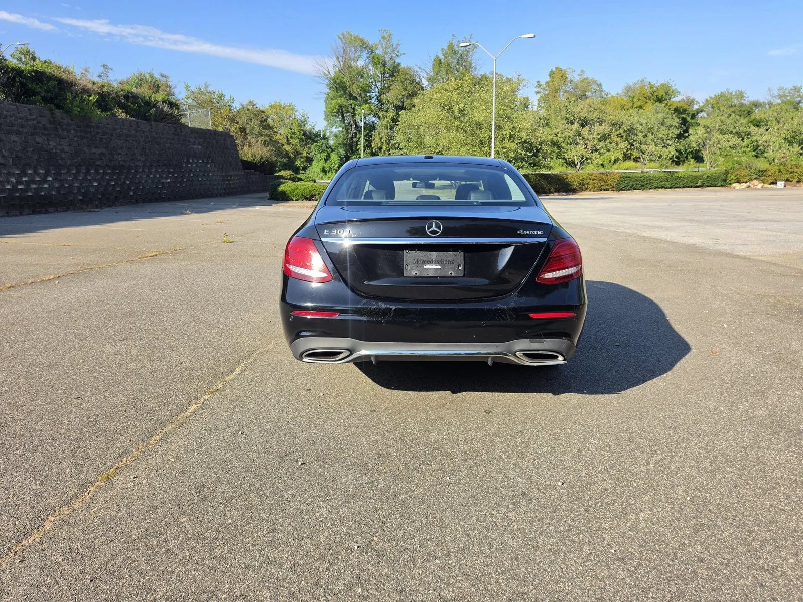 Used 2017 Mercedes-Benz E 300 4MATIC image 9