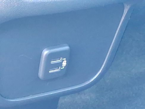 Used 2023 Chevrolet Equinox LT image 18