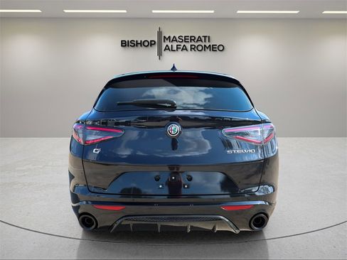 New 2025 Alfa Romeo Stelvio Sprint image 6