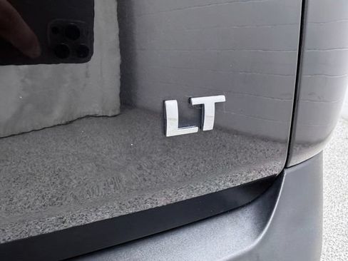 Used 2021 Chevrolet Traverse LT FWD image 12