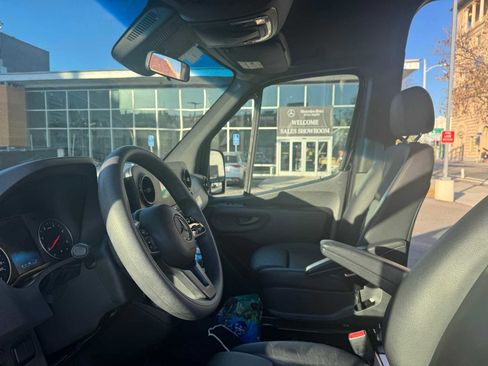 Used 2023 Mercedes-Benz Sprinter 2500 image 8