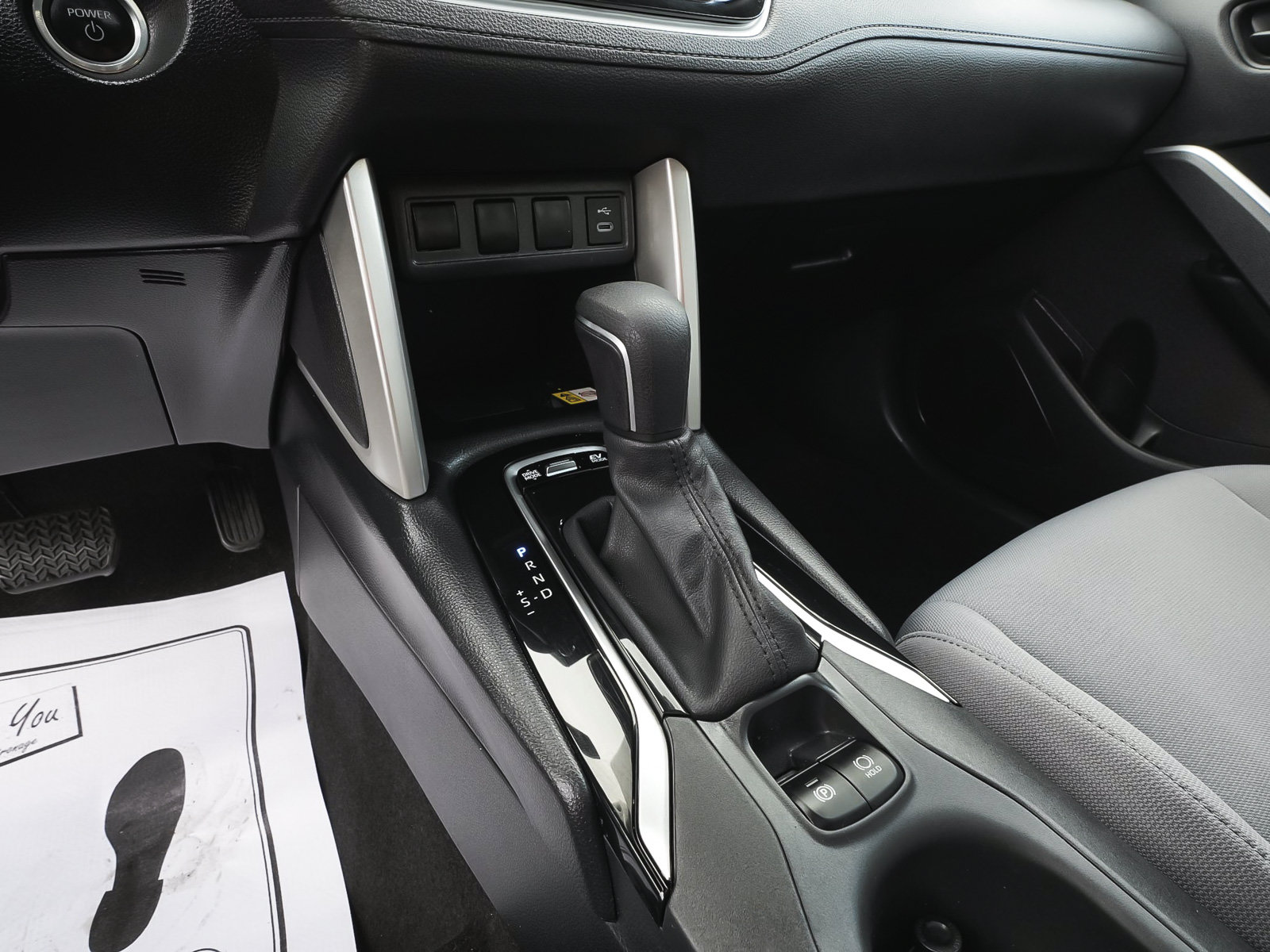 Used 2023 Toyota Corolla Cross AWD Hybrid w/ Moonroof Package image 28