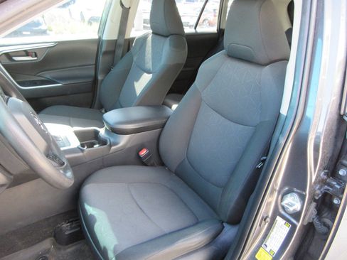 Used 2024 Toyota RAV4 XLE AWD/4WD image 20