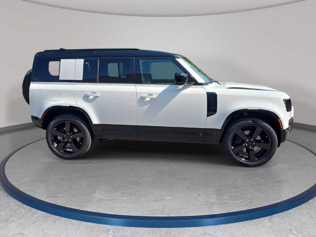 New 2026 Land Rover Defender 110 X-Dynamic SE AWD/4WD image 4
