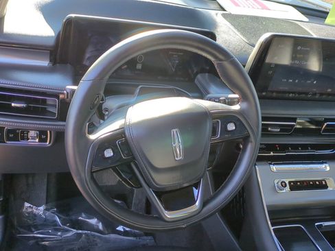 Used 2025 Lincoln Aviator 2WD image 17