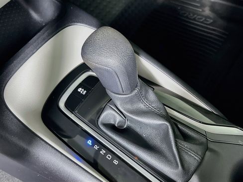 Used 2025 Toyota Corolla LE w/ Convenience Package FWD image 23