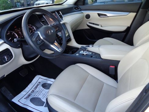Used 2019 INFINITI QX50 Luxe w/ Cargo Package image 10