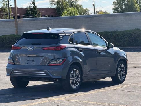 Used 2022 Hyundai Kona Limited w/ Cargo Package FWD image 5