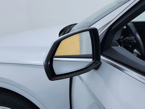 Used 2021 Audi Q5 Prestige w/ Prestige Package image 13