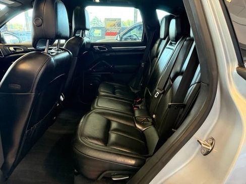 Used 2017 Porsche Cayenne S AWD/4WD image 23