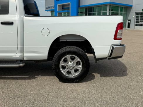 Used 2024 RAM 2500 Big Horn AWD/4WD image 12
