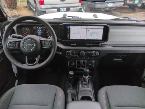 Used 2025 Jeep Wrangler Unlimited Sport AWD/4WD image 14