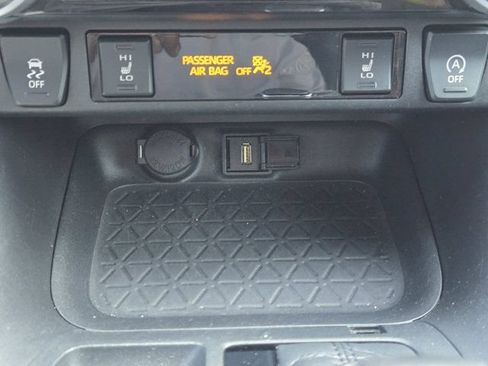 Used 2021 Toyota RAV4 XLE Premium AWD/4WD image 19