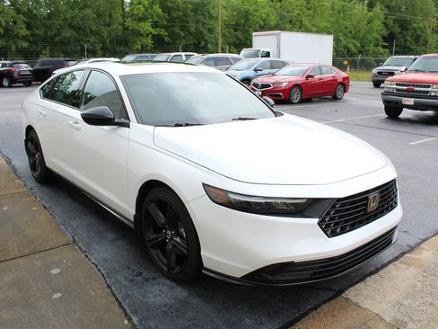 Used 2023 Honda Accord Sport image 2
