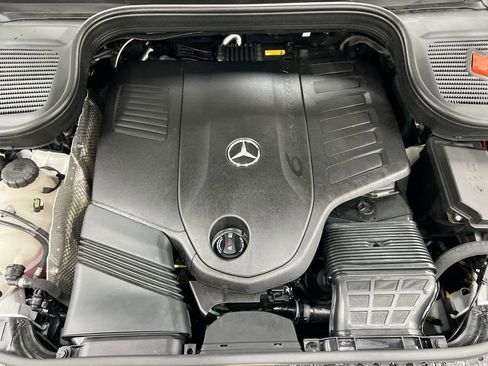 Used 2025 Mercedes-Benz GLS 450 4MATIC image 27
