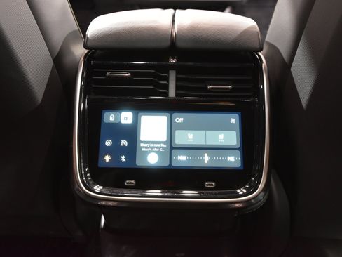 Used 2022 Rivian R1T Adventure image 52