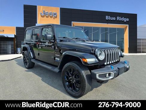 Used 2023 Jeep Wrangler Unlimited Sahara w/ Dual Top Group AWD/4WD image 1